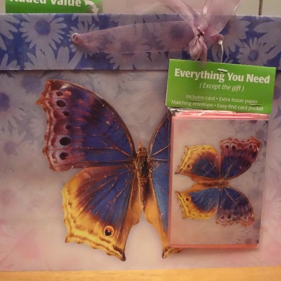 Magical Butterfly Gift Bag with Card and Tissue Paper - Picture 2 of 3
